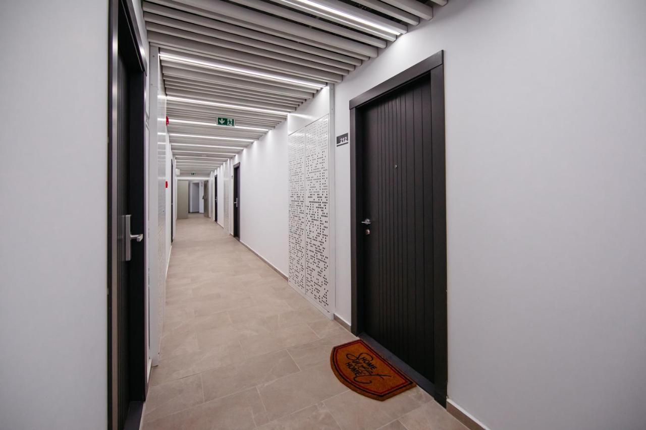 L&V Family Studio Apartment Синая Екстериор снимка