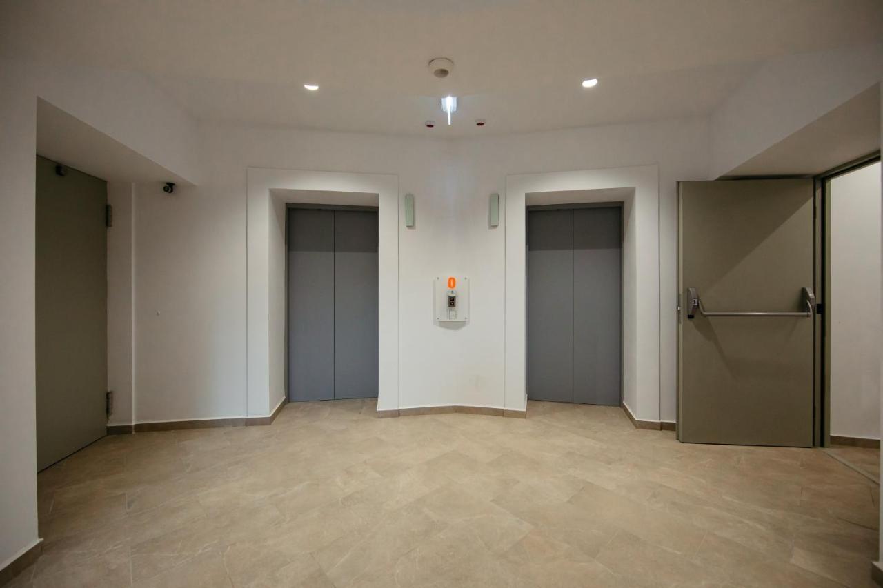 L&V Family Studio Apartment Синая Екстериор снимка