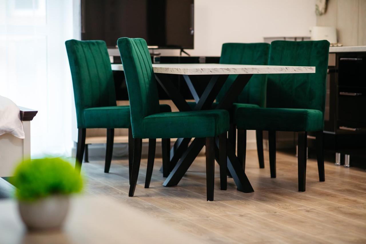 L&V Family Studio Apartment Синая Екстериор снимка