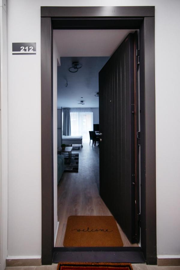 L&V Family Studio Apartment Синая Екстериор снимка