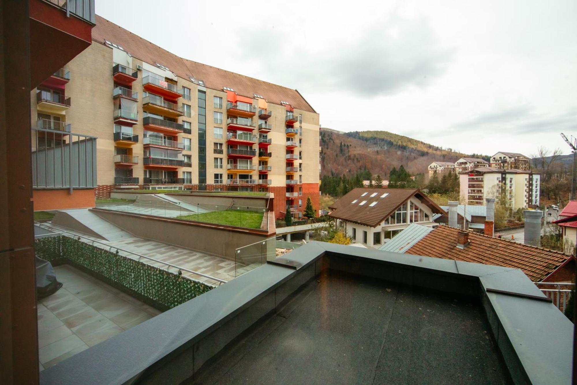 L&V Family Studio Apartment Синая Екстериор снимка